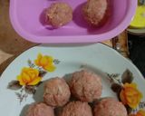 Foto langkah ke 3 dari resep Bola bola daging sapi.