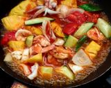 รูปขั้นตอนการทำที่ 3 ของ เปรี้ยวหวาน กุ้ง หมึก