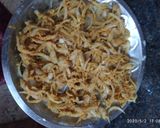 A picture of step 3 of Onion Pakoda.