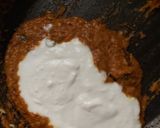 A picture of step 9 of Dahi bhindi.