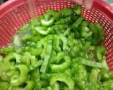 Foto langkah ke 1 dari resep Tumis Pare Rebon.