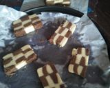 चेस बोर्ड कुकीज (Chess board cookies recipe in Hindi) रेसिपी चरण 9 फोटो