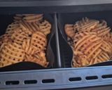 Une image de l'étape 1 de Cross fries au cheddar et lardons.
