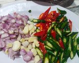 Foto langkah ke 1 dari resep Sambal Tumis Belimbing wuluh.