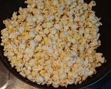 Foto langkah ke 3 dari resep Popcorn homemade.