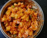 A picture of step 2 of Aloo pakoda.