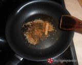 Φωτογραφία βήματος 27 της συνταγής Tajine με αρνάκι, δαμάσκηνα και αρωματικό κουσκούς