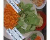 Foto langkah ke 4 dari resep Mie Goreng sayur topping sosis jamur.
