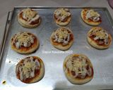 Foto langkah ke 6 dari resep Pizza Mini Ekonomis (Jual Rp. 2000-an).