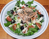 Foto del paso 1 de la receta: Ensalada mixta con salmón