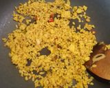 รูปขั้นตอนการทำที่ 3 ของ ข้าวผัดไข่แดง ไข่ขาวกรอบ พริกน้ำปลา Yolk Fried Rice Crispy White