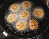 পটেটো স্মাইলি (Potato smiley recipe in Bengali) রেসিপি ধাপ - 7 ছবি