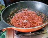 A picture of step 4 of Shrimps in red gravy.