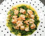 A picture of step 5 of Sautéed Pea Shoots with Shrimp.