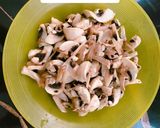 Foto langkah ke 1 dari resep Tumis Sayur Jamur Kancing.