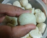 A picture of step 7 of Semolina Balls.