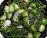 Foto del paso 4 de la receta: Salsa cremosa de chile poblano, jalapeño y habanero