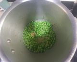 A picture of step 3 of Green peas with Paneer.