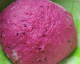 Foto langkah ke 2 dari resep Donat Buah Naga.
