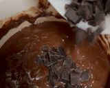Foto langkah ke 4 dari resep Choco Muffin.