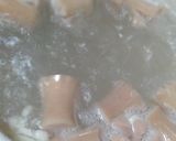 Foto langkah ke 4 dari resep Bening Sawi Sosis.