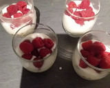 Foto del paso 7 de la receta: 🍧Vasito de crema 🍦de yogur con frambuesas🍓