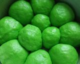 Foto langkah ke 3 dari resep Roti sobek (pandan).