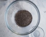 Foto langkah ke 1 dari resep Chia seeds pudding.