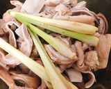Hình bước làm 2 của món Lẩu Bao Tử Nấu Tiêu Xanh