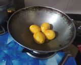 A picture of step 1 of Anda Masala.