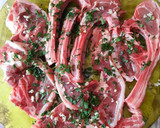 Foto del paso 4 de la receta: Chuletas de cordero marinados a la plancha