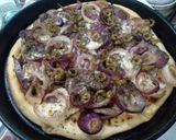 Foto del paso 4 de la receta: Pizza de cebolla bicolor 🍕