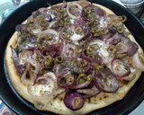 Foto del paso 4 de la receta: Pizza de cebolla bicolor 🍕