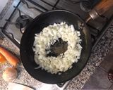 Foto del paso 3 de la receta: PIMIENTOS RELLENOS con vegetales y arroz integral 🫑🥕🌽🧅