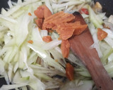 Foto langkah ke 3 dari resep Oseng pepaya muda pedas.