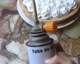 Foto del paso 6 de la receta: Tarta de dulce de leche, pastelera y merengue🌺