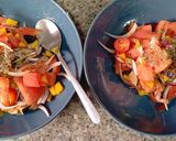 Foto del paso 5 de la receta: Ensalada de tomate y nectarina con bonus track de anchoa