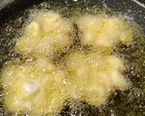 A picture of step 2 of Bu Nanik's Honey Fried Bananas.