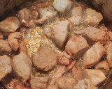 Foto del paso 2 de la receta: Estofado de cerdo en olla express (carne en salsa)