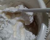 Foto langkah ke 3 dari resep Butter cream lembut dan kokoh.
