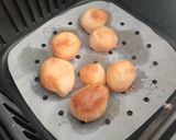 A picture of step 8 of Pão de Queijo.