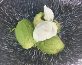 Foto del paso 2 de la receta: Bombita de salmón, huevo y aguacate