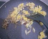 Foto langkah ke 3 dari resep Nasi goreng teri.