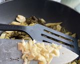 รูปขั้นตอนการทำที่ 4 ของ HOWTO - "ผักกาดดองเปรี้ยวผัดไข่" เมนูเด็ด วัตถุดิบน้อย