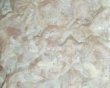 A picture of step 3 of Green and white pizza.