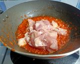 Foto langkah ke 4 dari resep Semur Ayam Kentang.