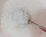 Hình bước làm 1 của món Cháo nấm hầm sen