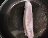 Foto del paso 1 de la receta: Hojaldre relleno de solomillo de cerdo, jamón serrano y manzana