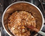 A picture of step 3 of Japanese DASHI chicken curry.