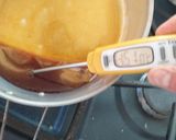 A picture of step 3 of Flan Napolitano.